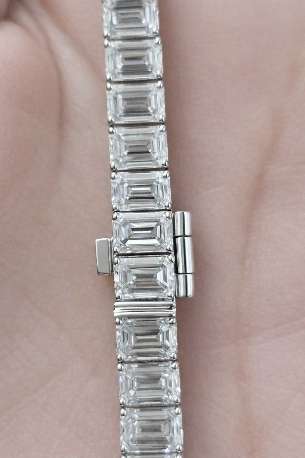 15.985CTTW EMERALD 7" LAB DIAMOND TENNIS BRACELET