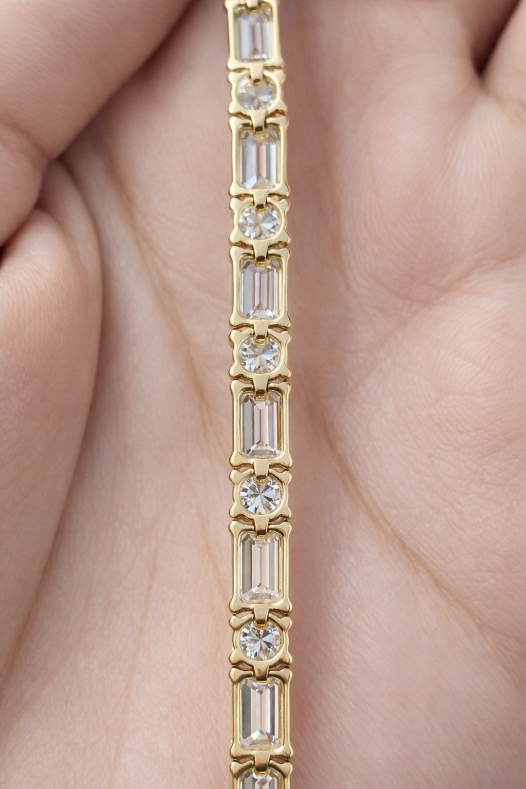 9.057CTTW EMERALD & ROUND 7" LAB DIAMONDS TENNIS BRACELET