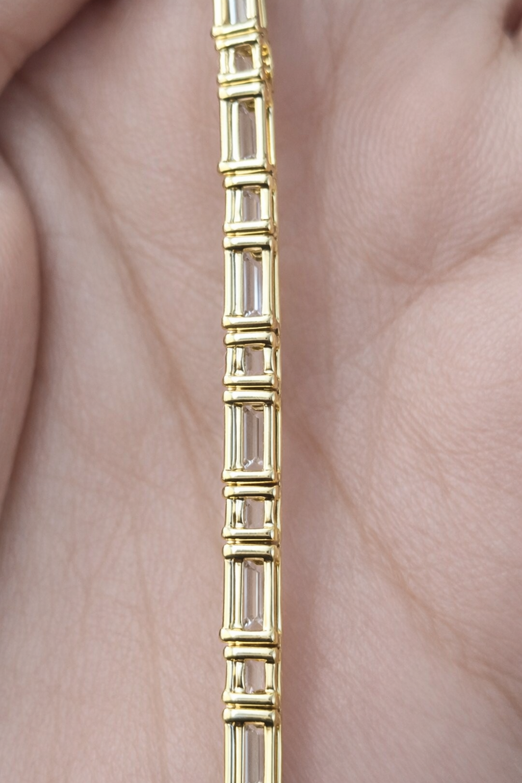 9.057CTTW EMERALD & ROUND 7" LAB DIAMONDS TENNIS BRACELET