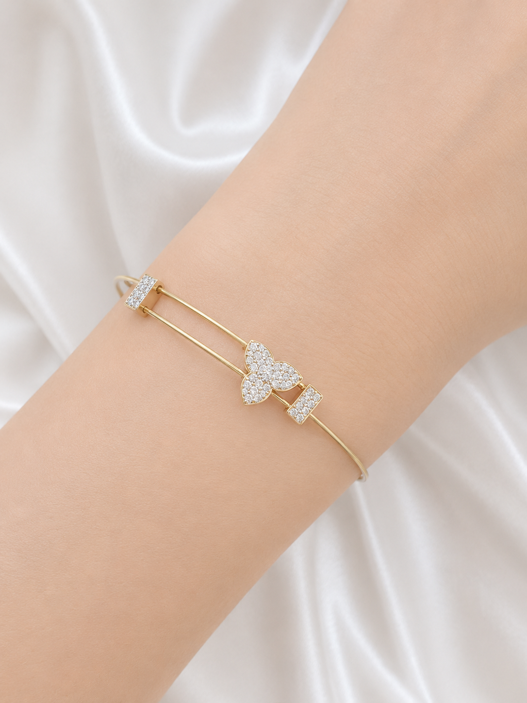 0.38ct Yellow Gold Lab Diamond Bangle
