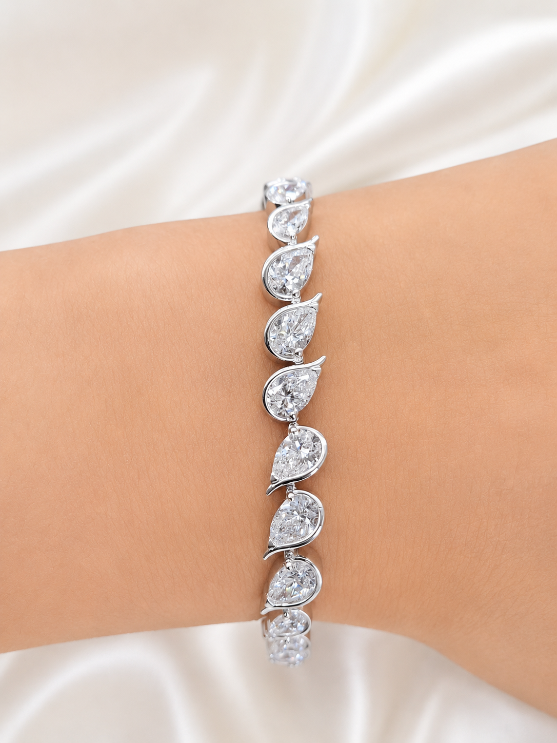 4.15Cttw White Gold Pear Shaped Lab Diamond 7" Bracelet