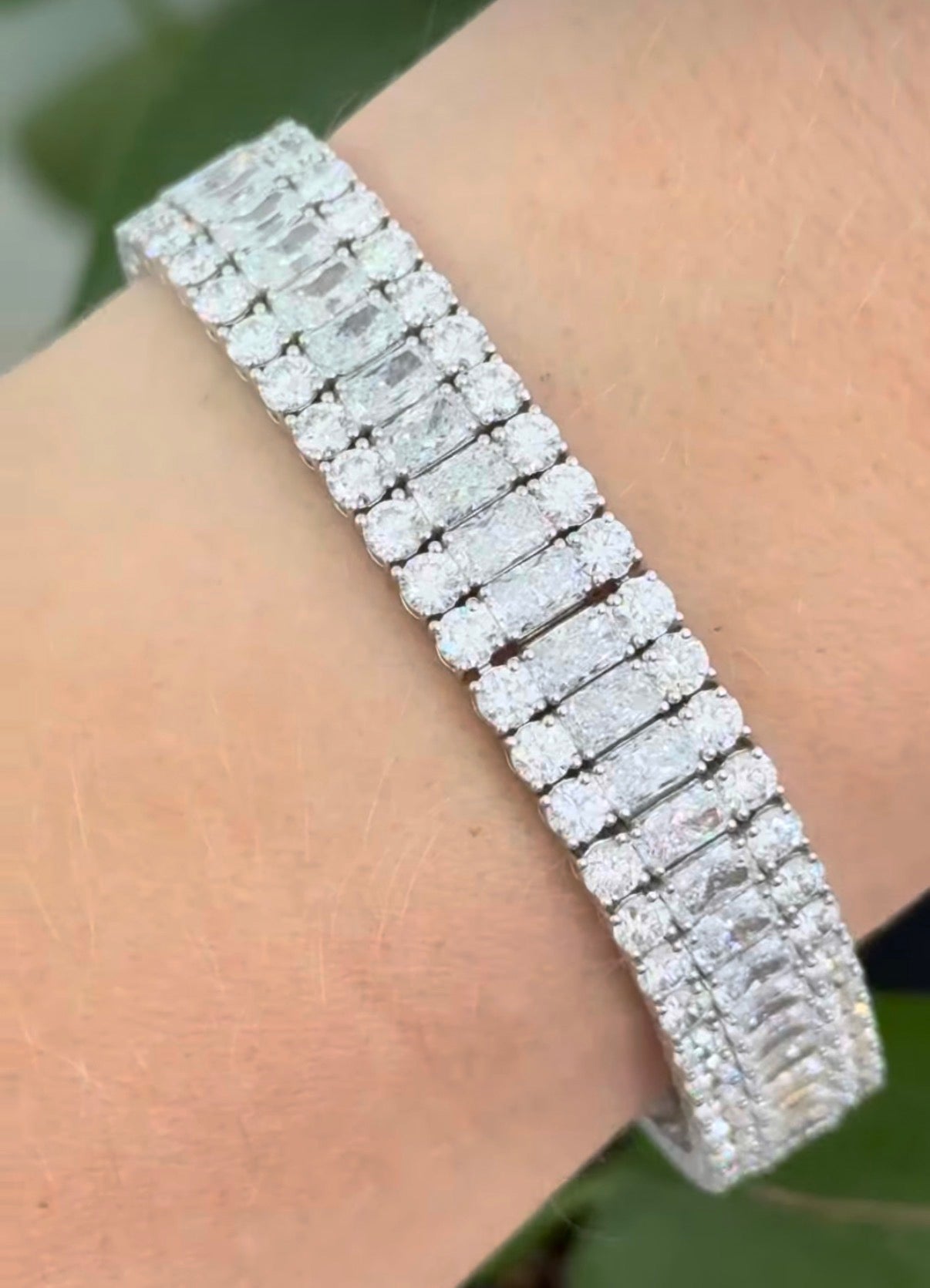 White gold 27.72ct radiant and round lab diamond bracelet