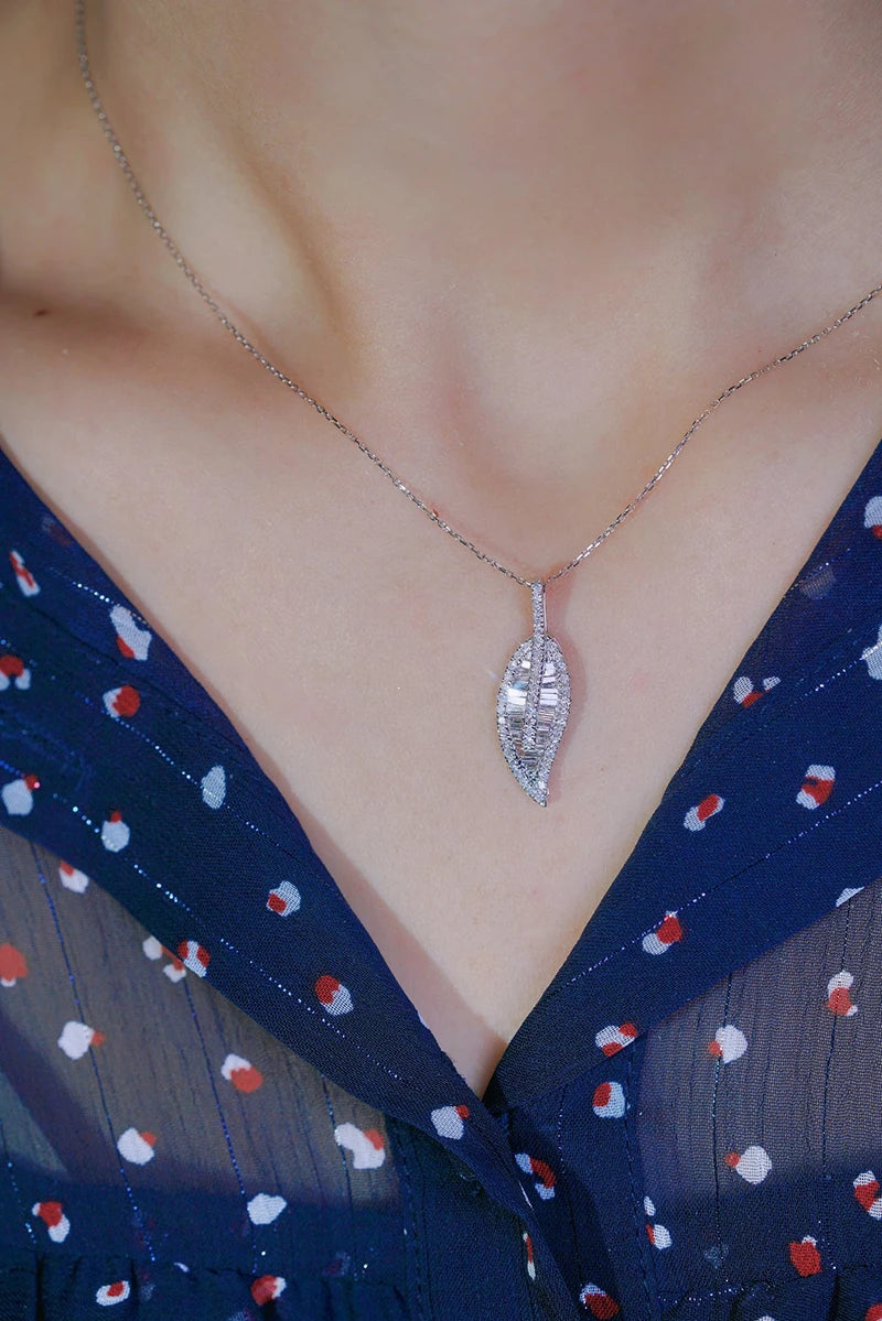 18K White Gold Real Natural Diamond Pendant Necklace for Women