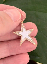 Yellow gold natural diamond star pendant