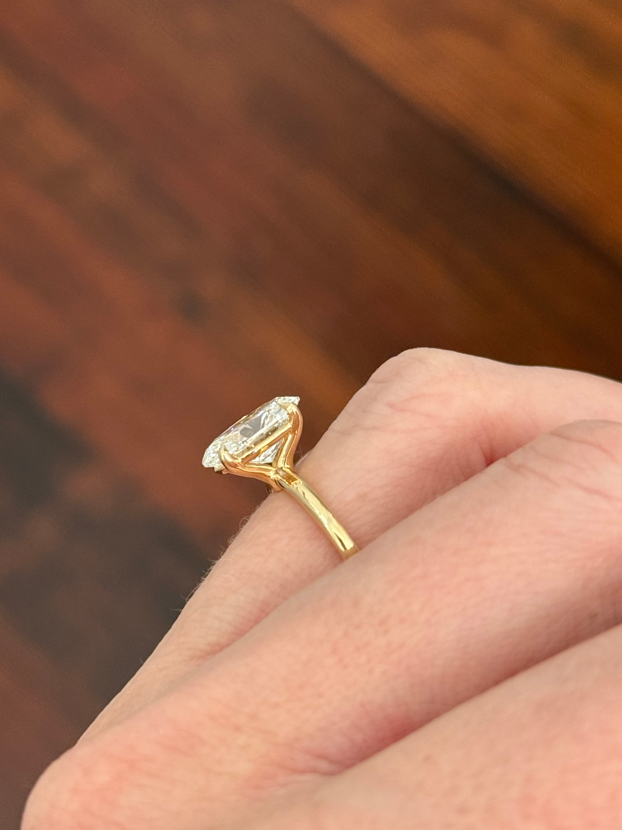 Yellow gold IGI certified oval lab diamond ring