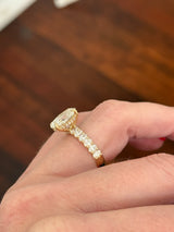 Yellow gold oval lab diamond ring. Center stone is IGI certified and 3.06cts E VVS2