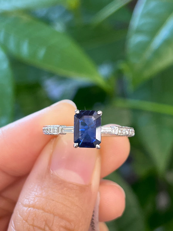 14k 0.43 ctw Diamonds with 1.45 ct Sapphire Ring
