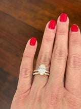 Yellow gold oval lab diamond ring. Center stone is IGI certified and 3.02cts E VVS2