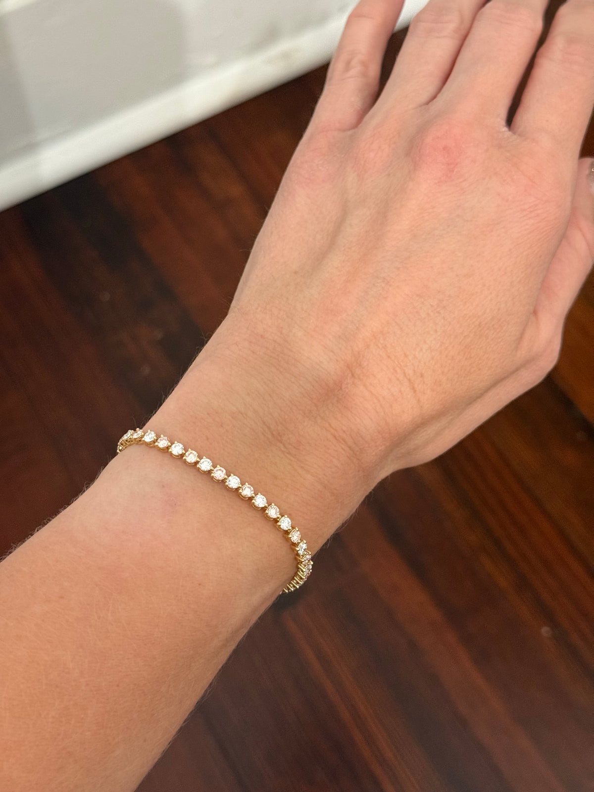 IGI certified 3 prong yellow gold 5.15ct pink and white lab diamond bracelet