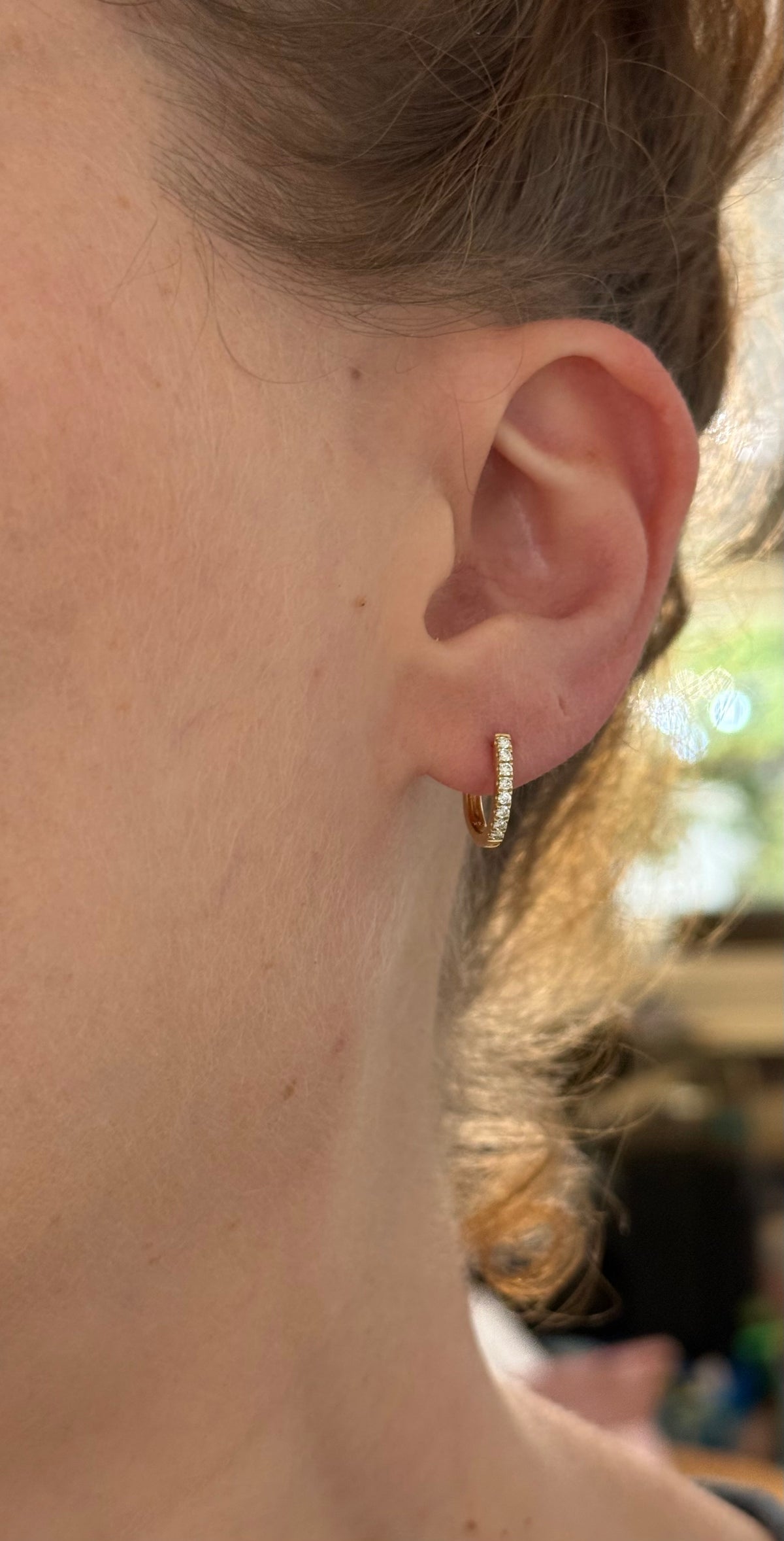 Yellow gold 0.19ct lab diamond oval hoop earrings