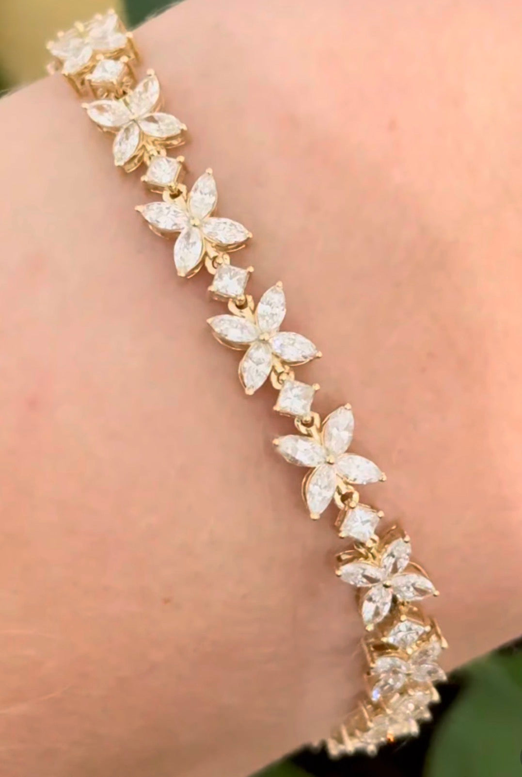Yellow gold 4.9ct marquise and princess cut natural diamond bracelet