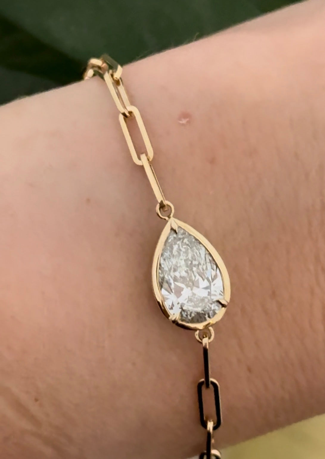 Yellow gold paperclip IGI certified 3.06ct pear shape lab diamond bracelet. Pear measures 13.24x8.22x4.82mm