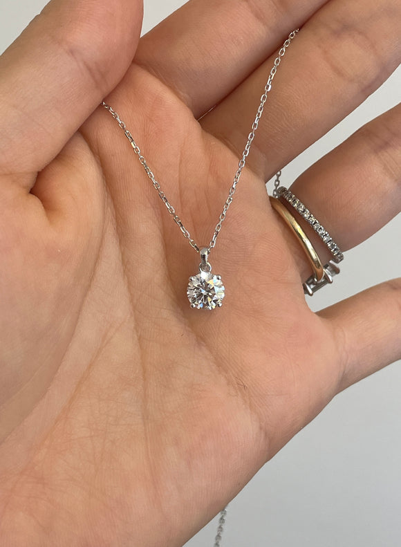 Lab 1.02ct 18k Solitaire Diamond Necklace
