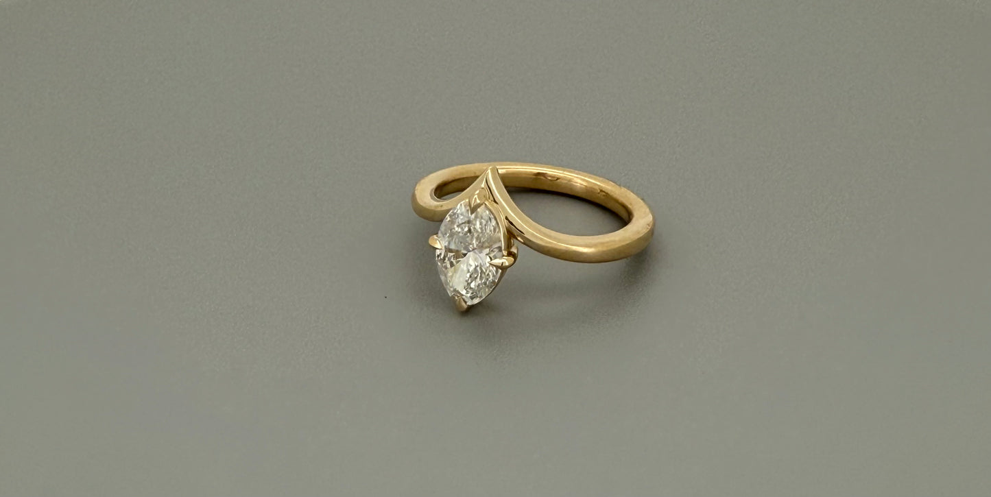 IGI Certified 1 ct Oval Lab Diamond V-shaped Ring