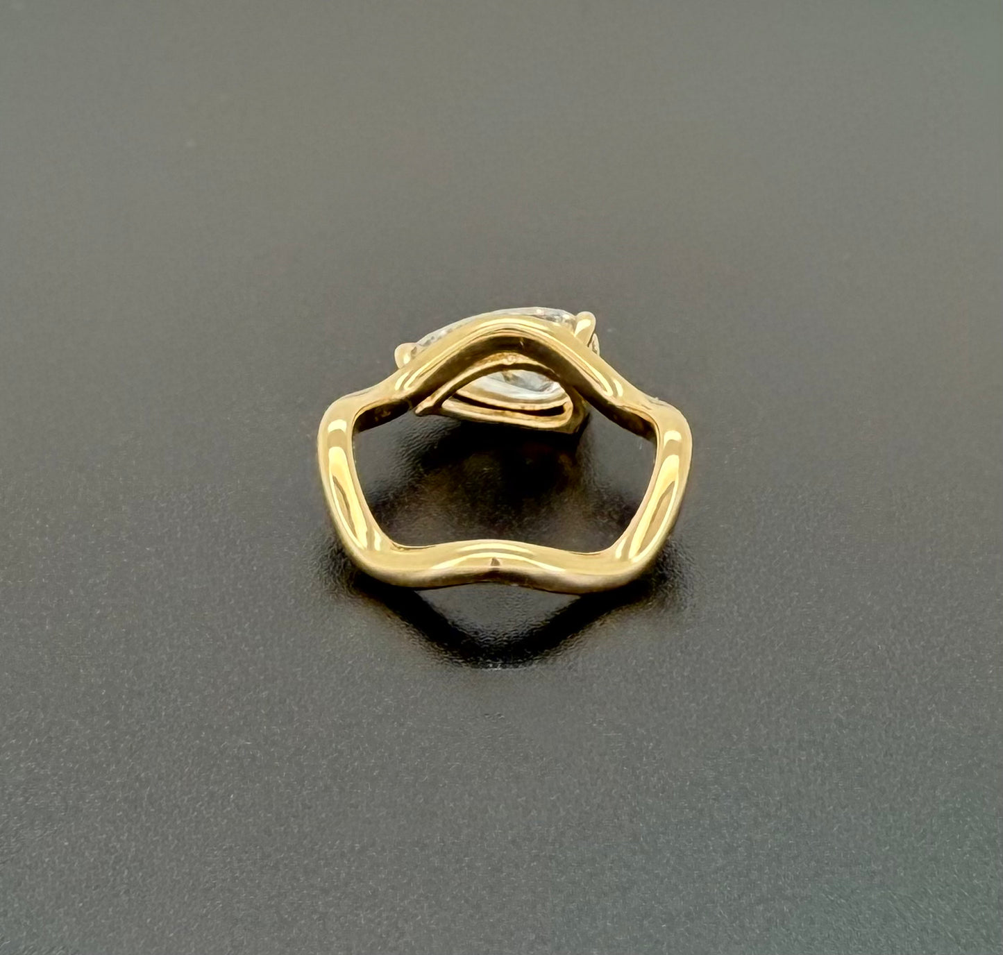 IGI-Certified 1 CT Pear Wavy Lab-Grown Diamond Ring