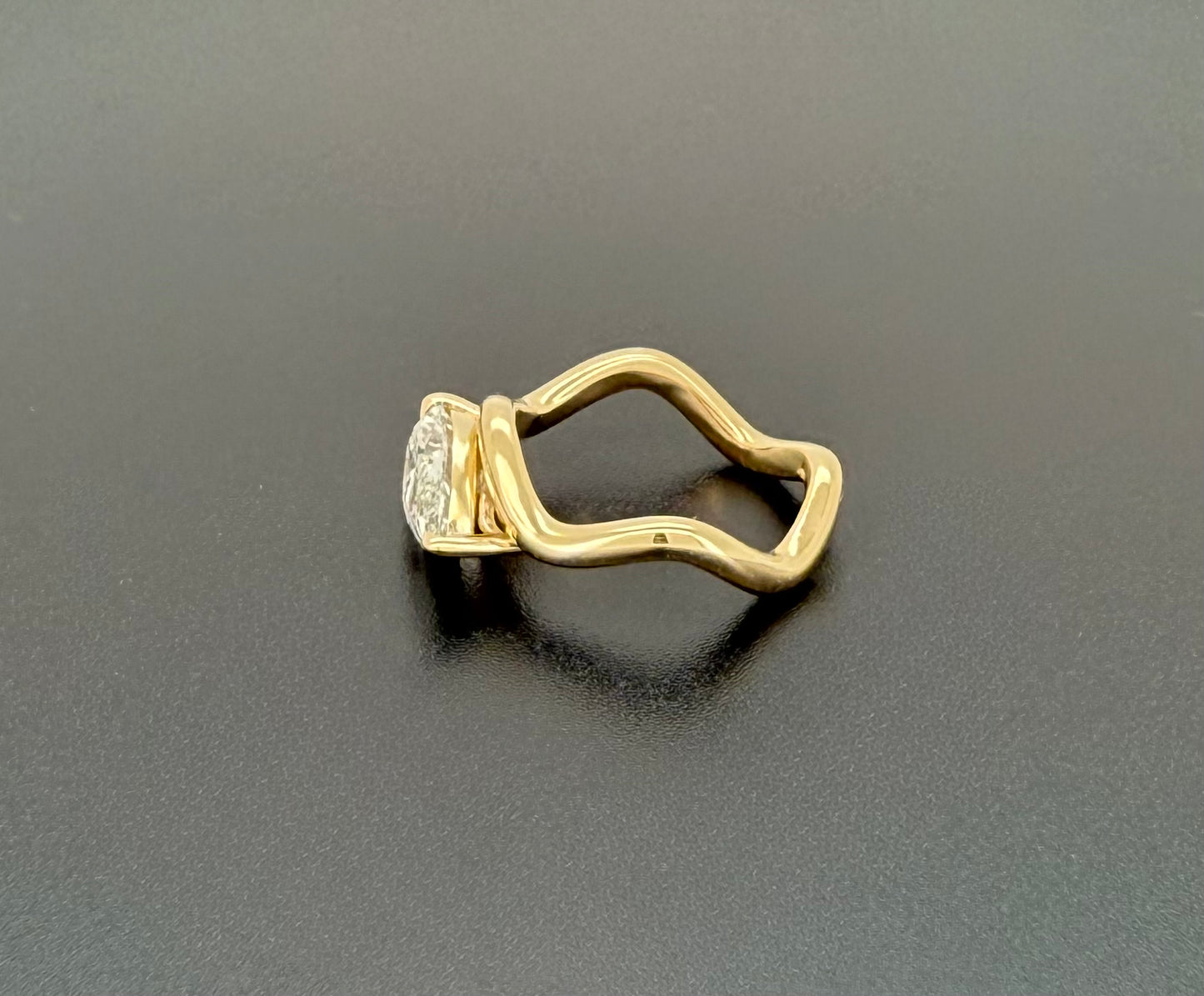 IGI-Certified 1 CT Pear Wavy Lab-Grown Diamond Ring