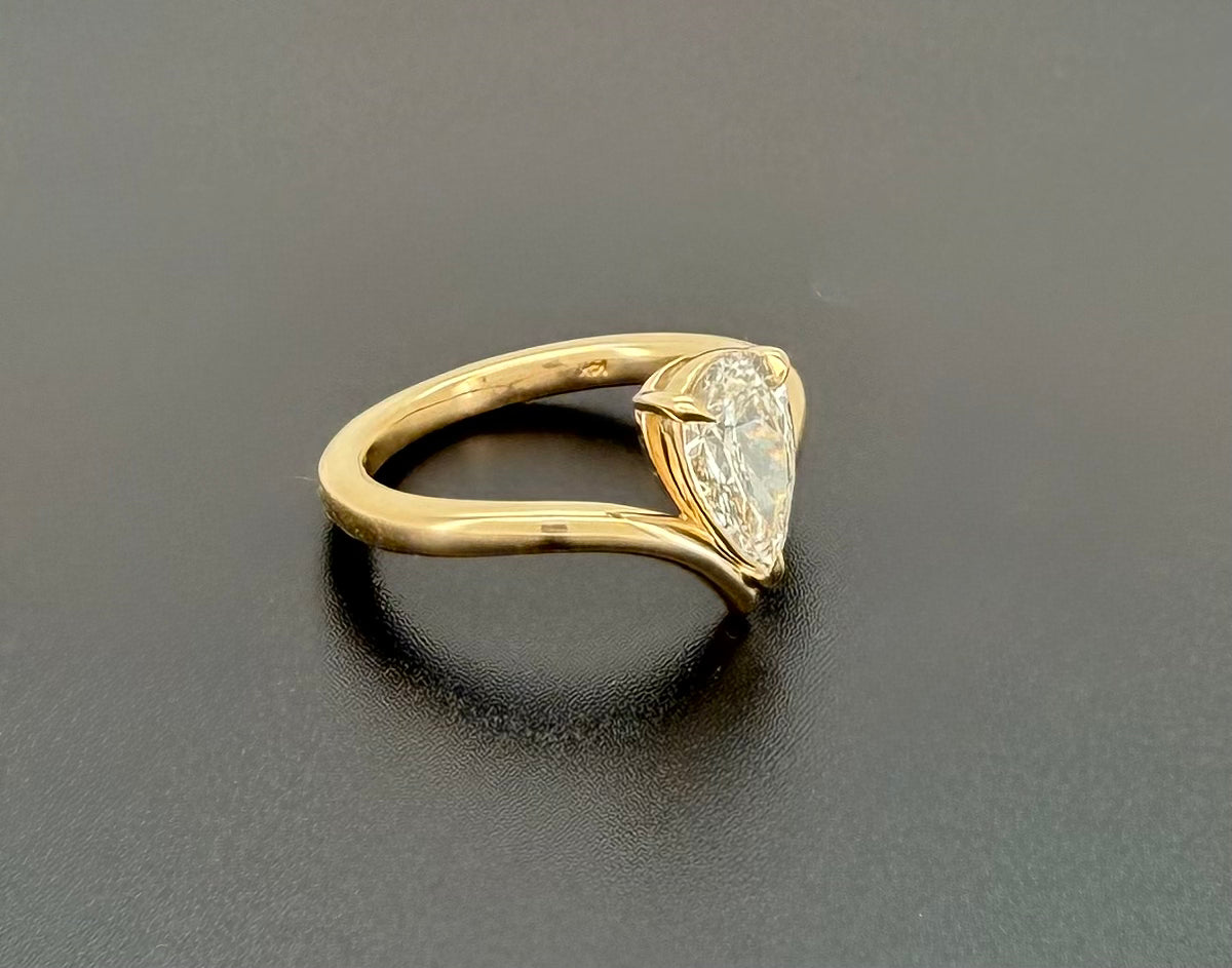 IGI-Certified 1 CT Pear V-shaped Lab-Grown Diamond Ring