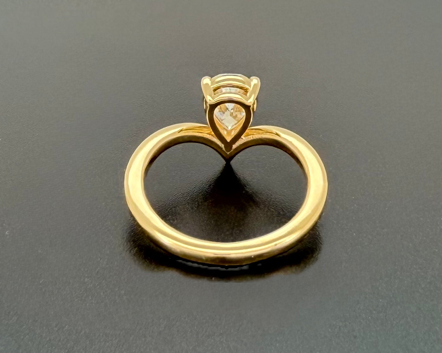 IGI-Certified 1 CT Pear V-shaped Lab-Grown Diamond Ring