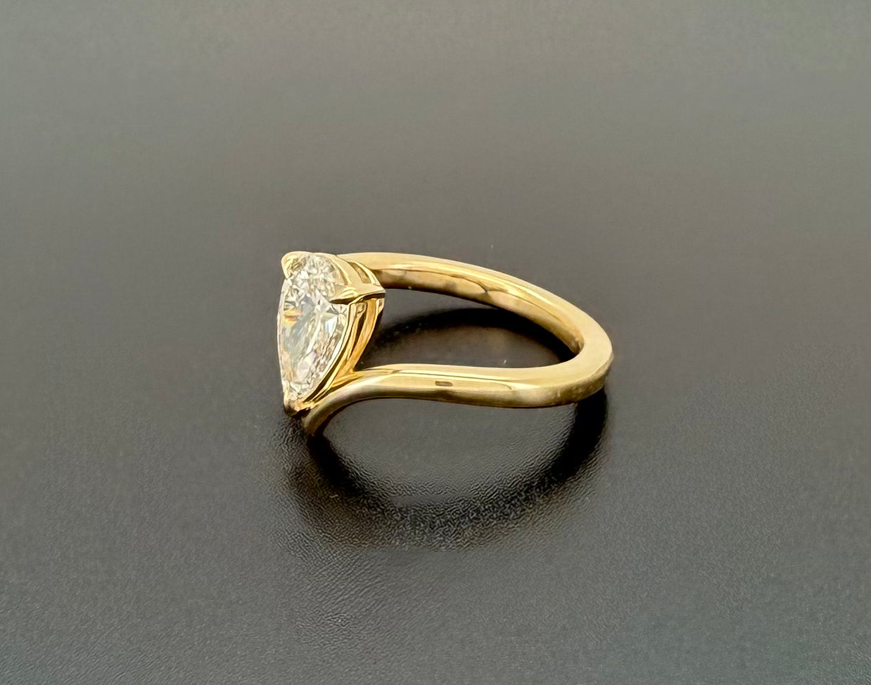 IGI-Certified 1 CT Pear V-shaped Lab-Grown Diamond Ring