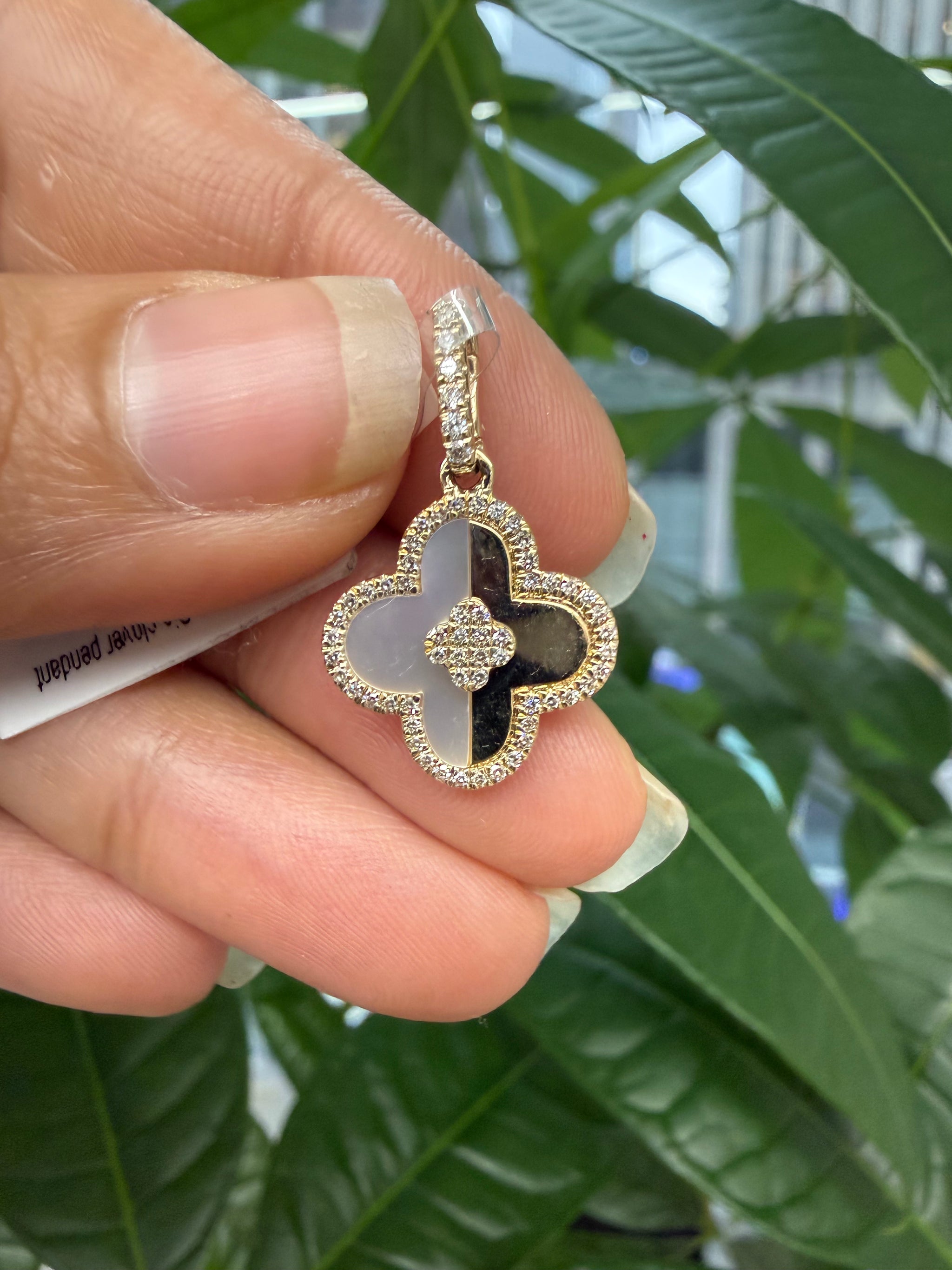14KT Yellow Gold MOP & Dia Clover Pendant