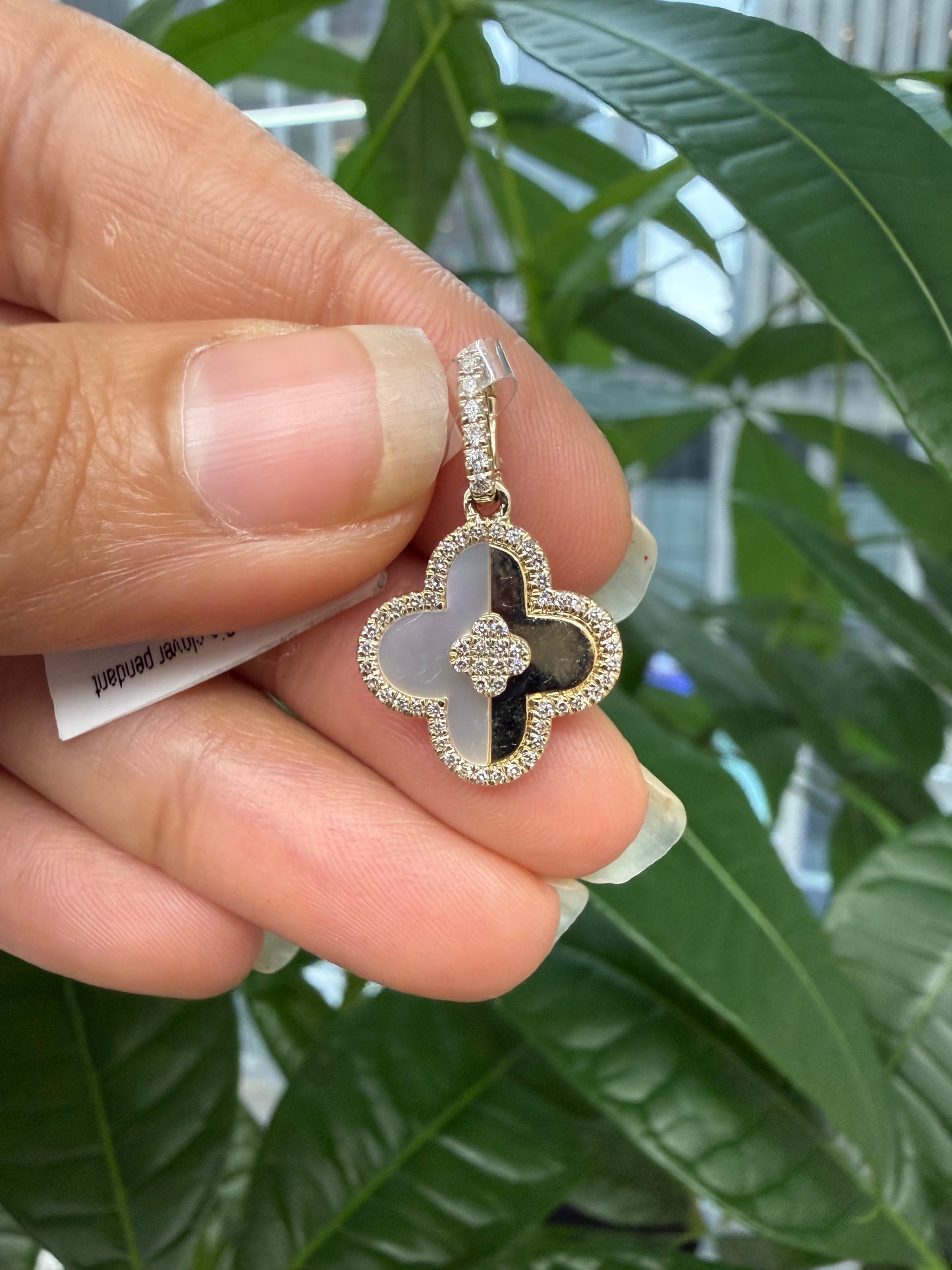 14KT Yellow Gold MOP & Dia Clover Pendant