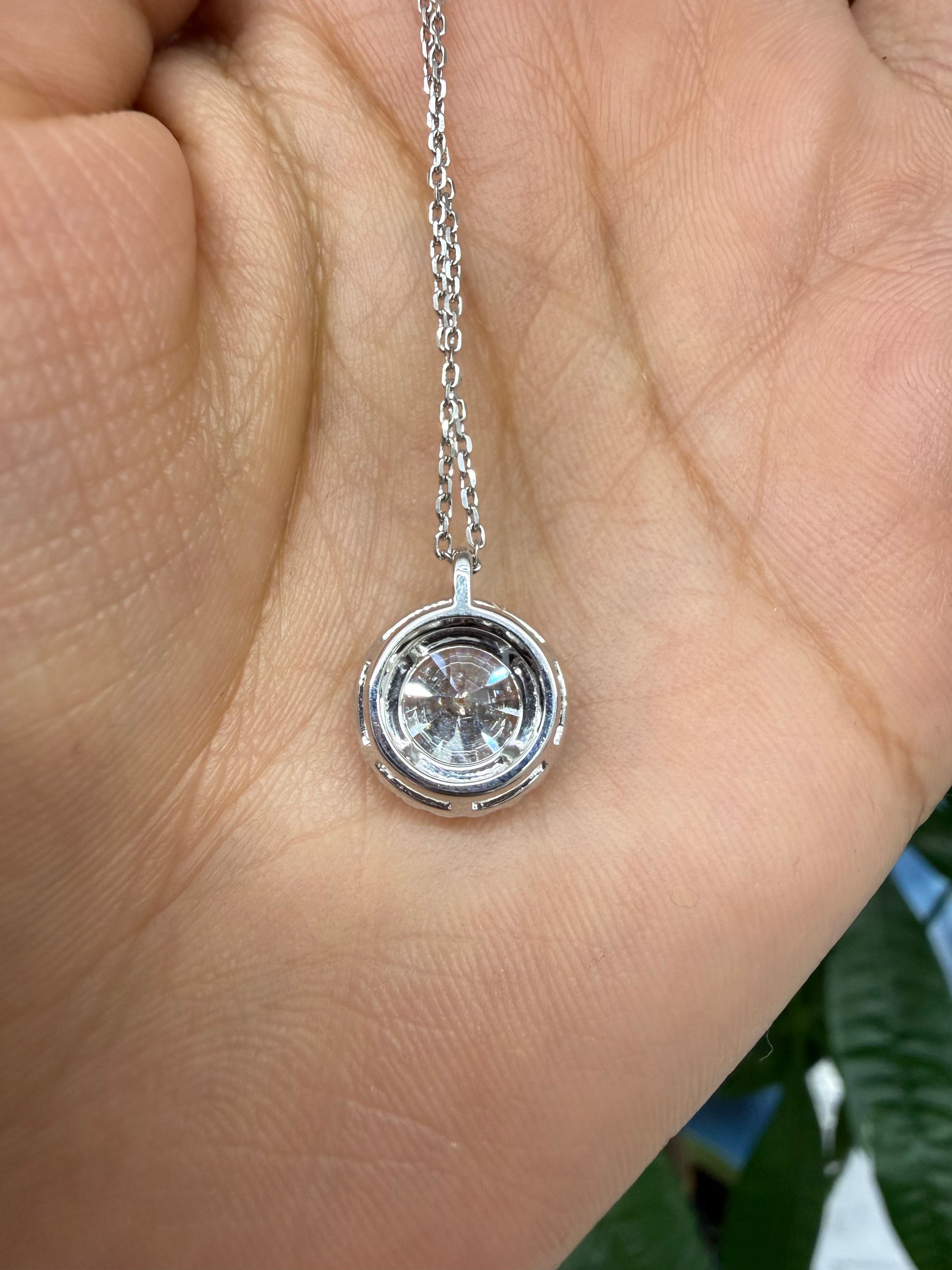 14KT White Gold Round Pendant