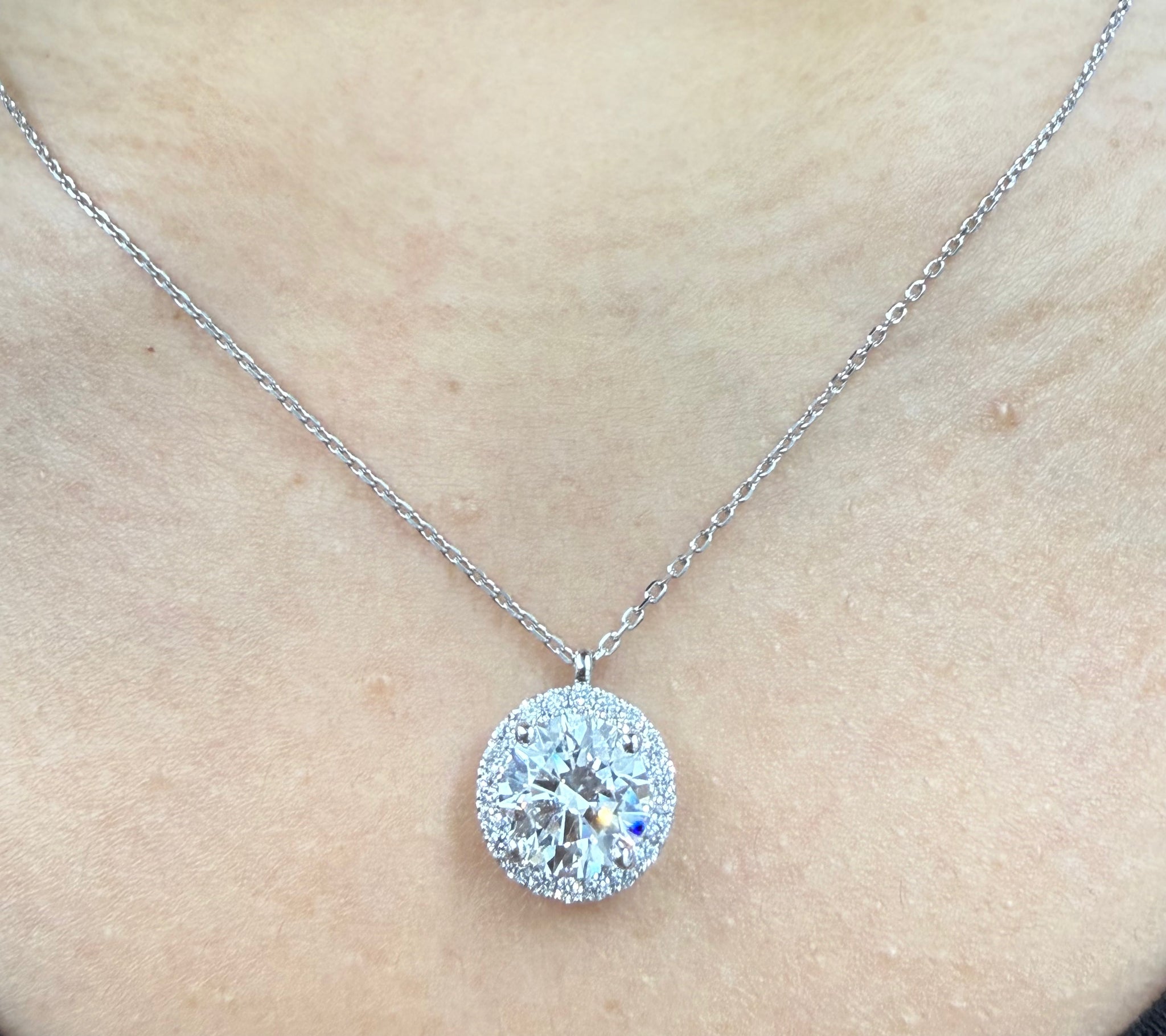 14KT White Gold Round Pendant