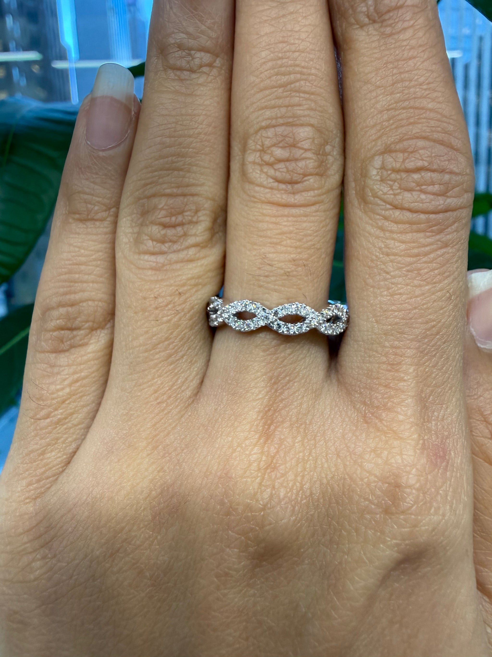 14KT White Gold Wedding Band