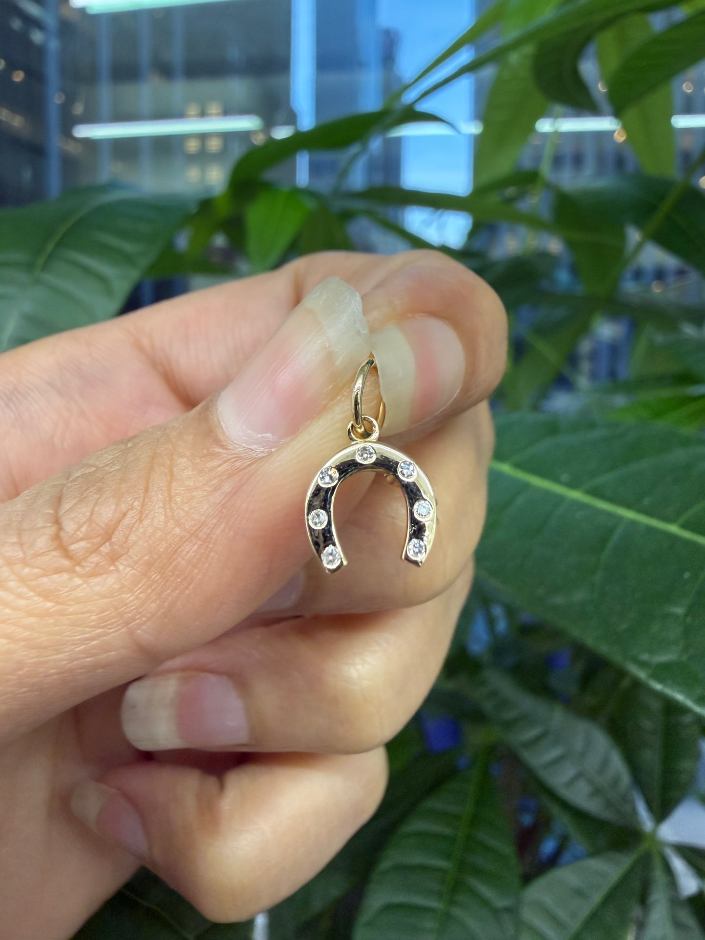 Horseshoe Pendant 14k