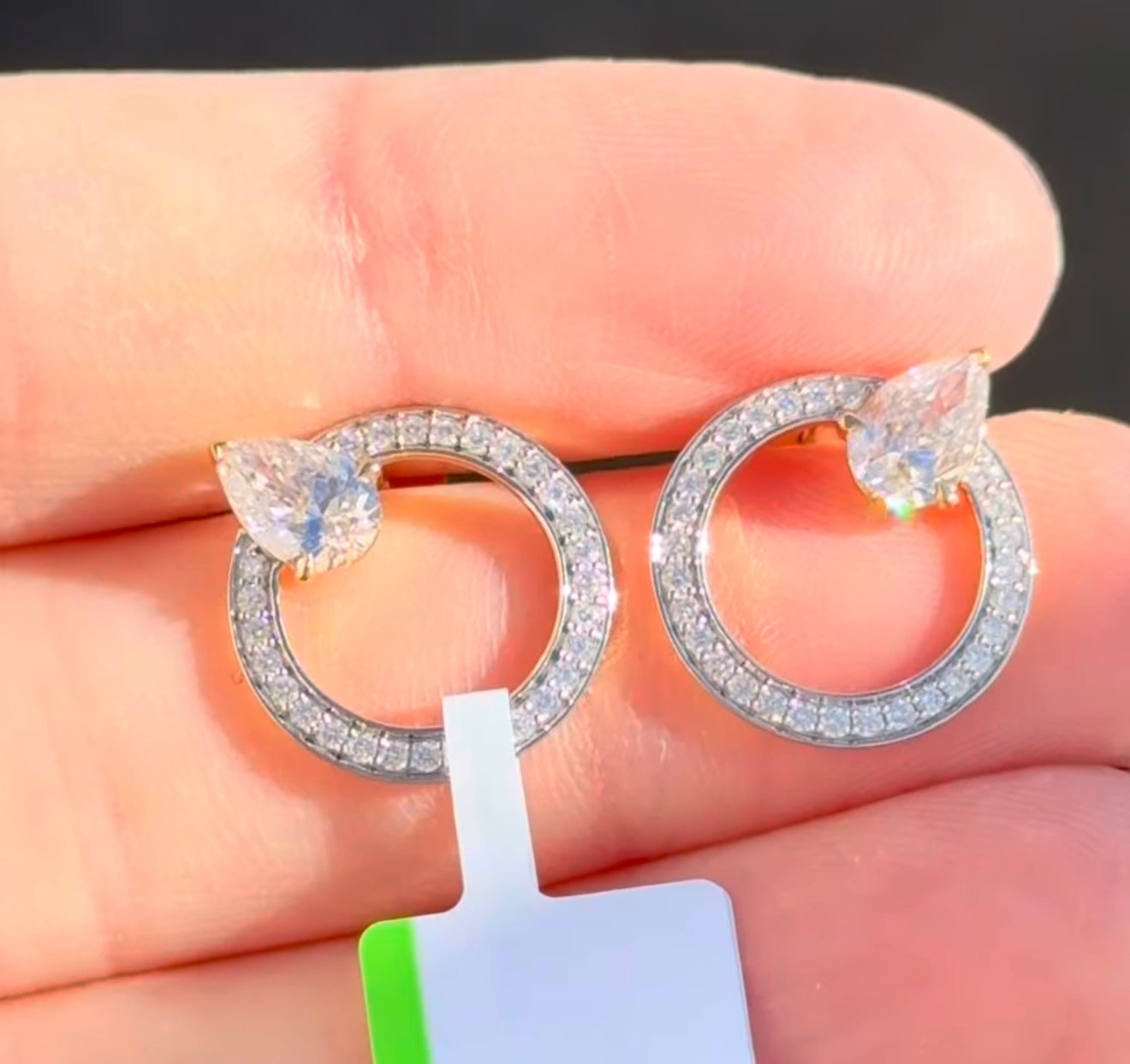 Yellow Gold Pear & Round Diamond Earring