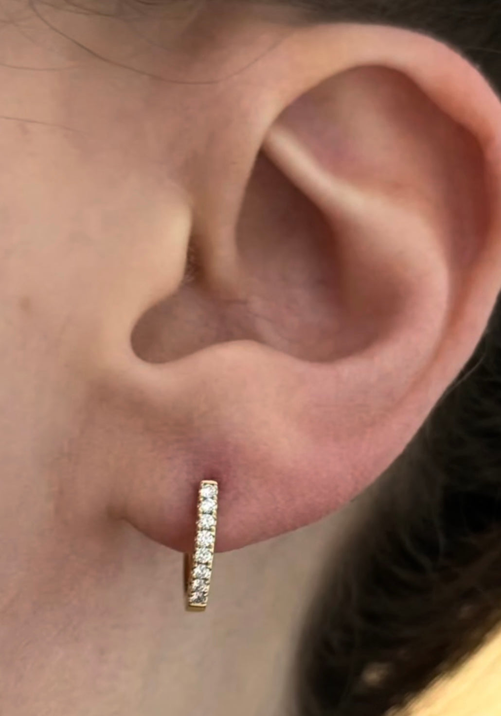 0.19ct Lab Diamond oval Huggies