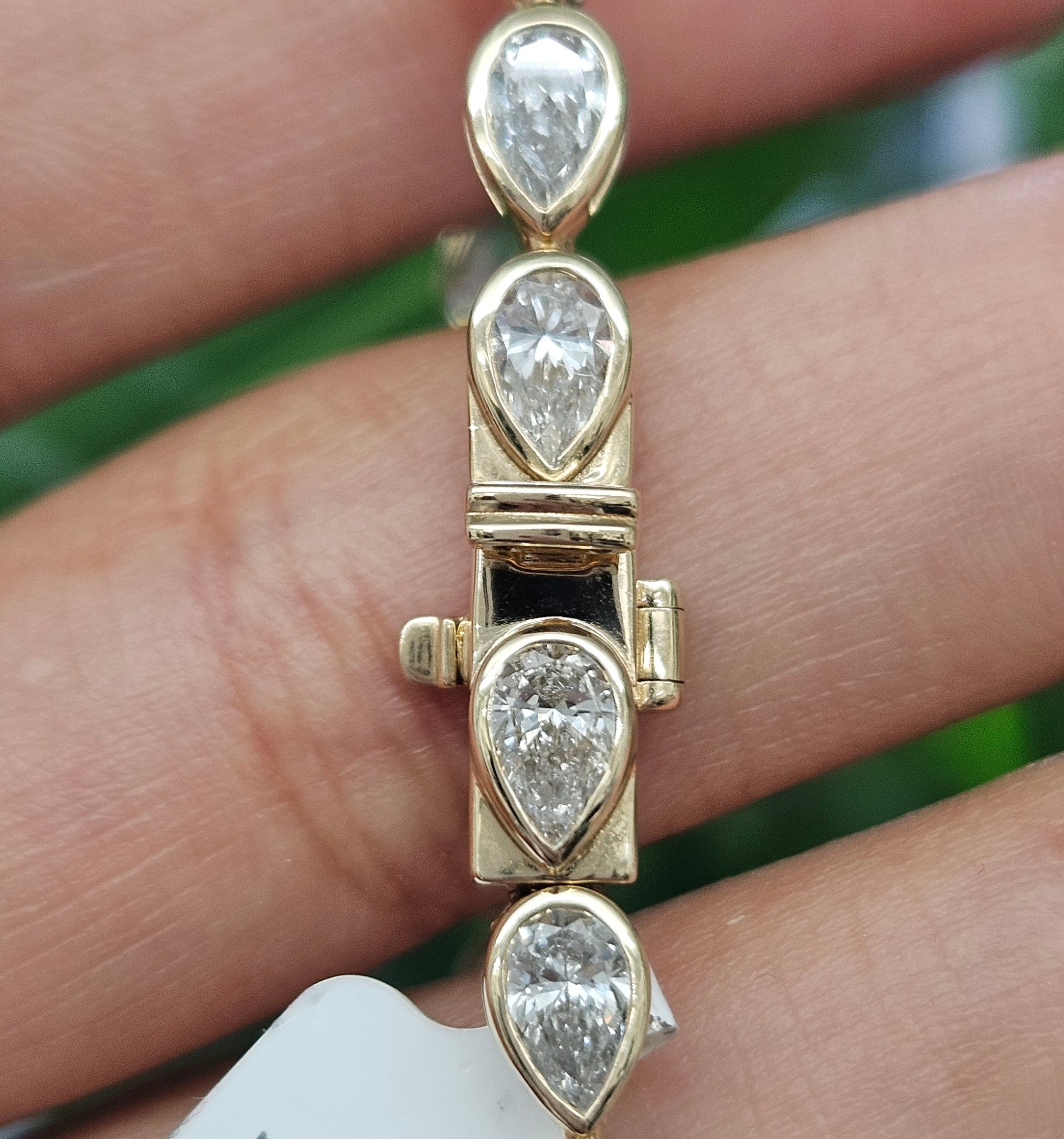 14KT Pear Shaped Bezel Set 7" Lab Diamond Bracelet