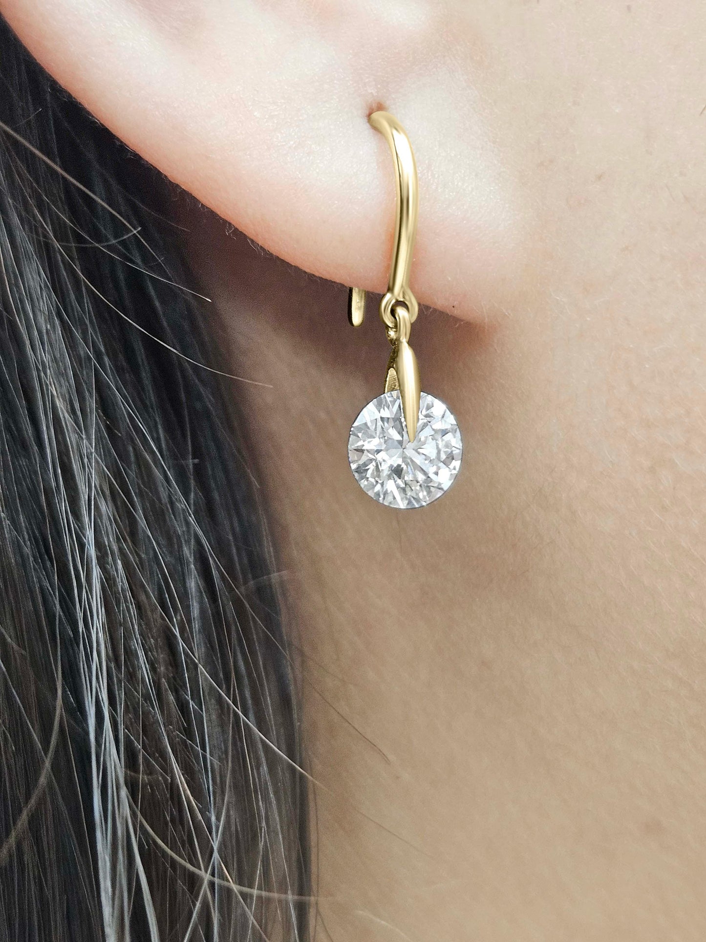 IGI-Certified 1 CT Round Lab-Grown Diamond Spinning Dangling Earring