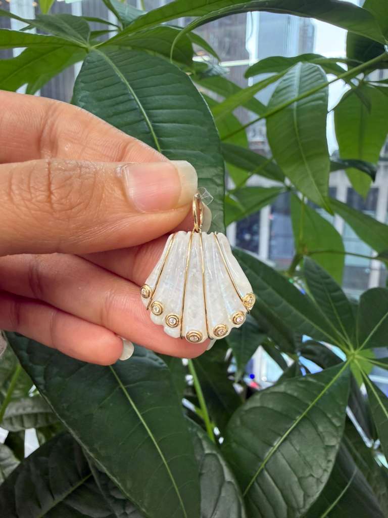 14KT Yellow Gold Shell Shape Pendant