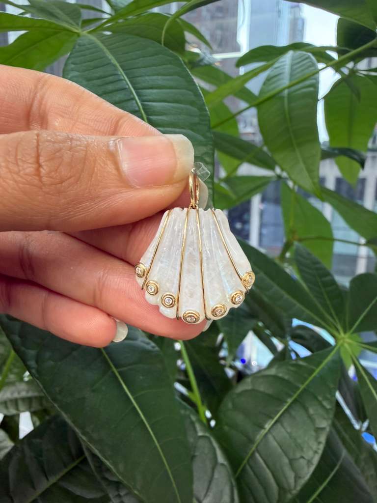 14KT Yellow Gold Shell Shape Pendant