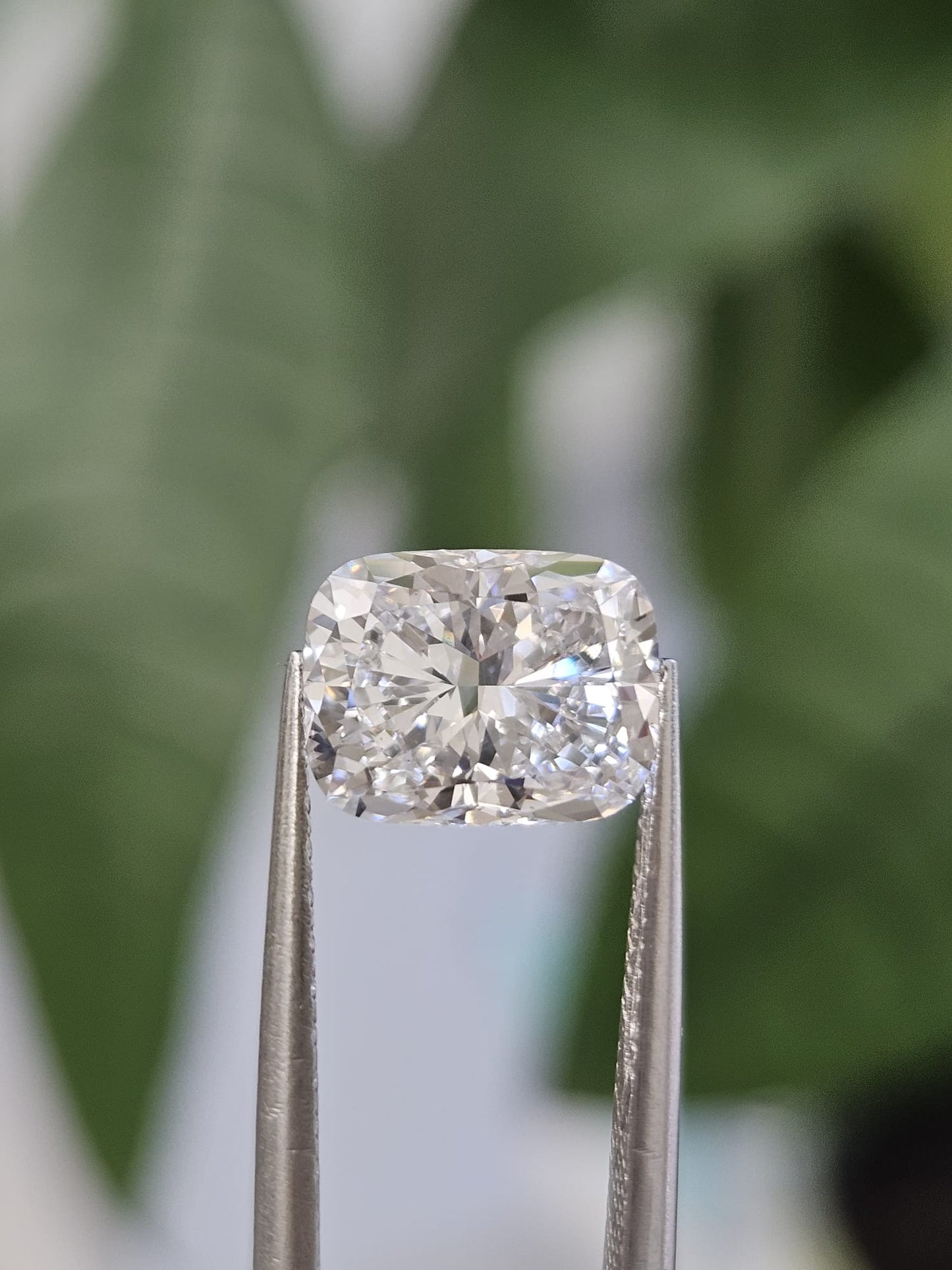 IGI 2.04CT CUSHION D VS1