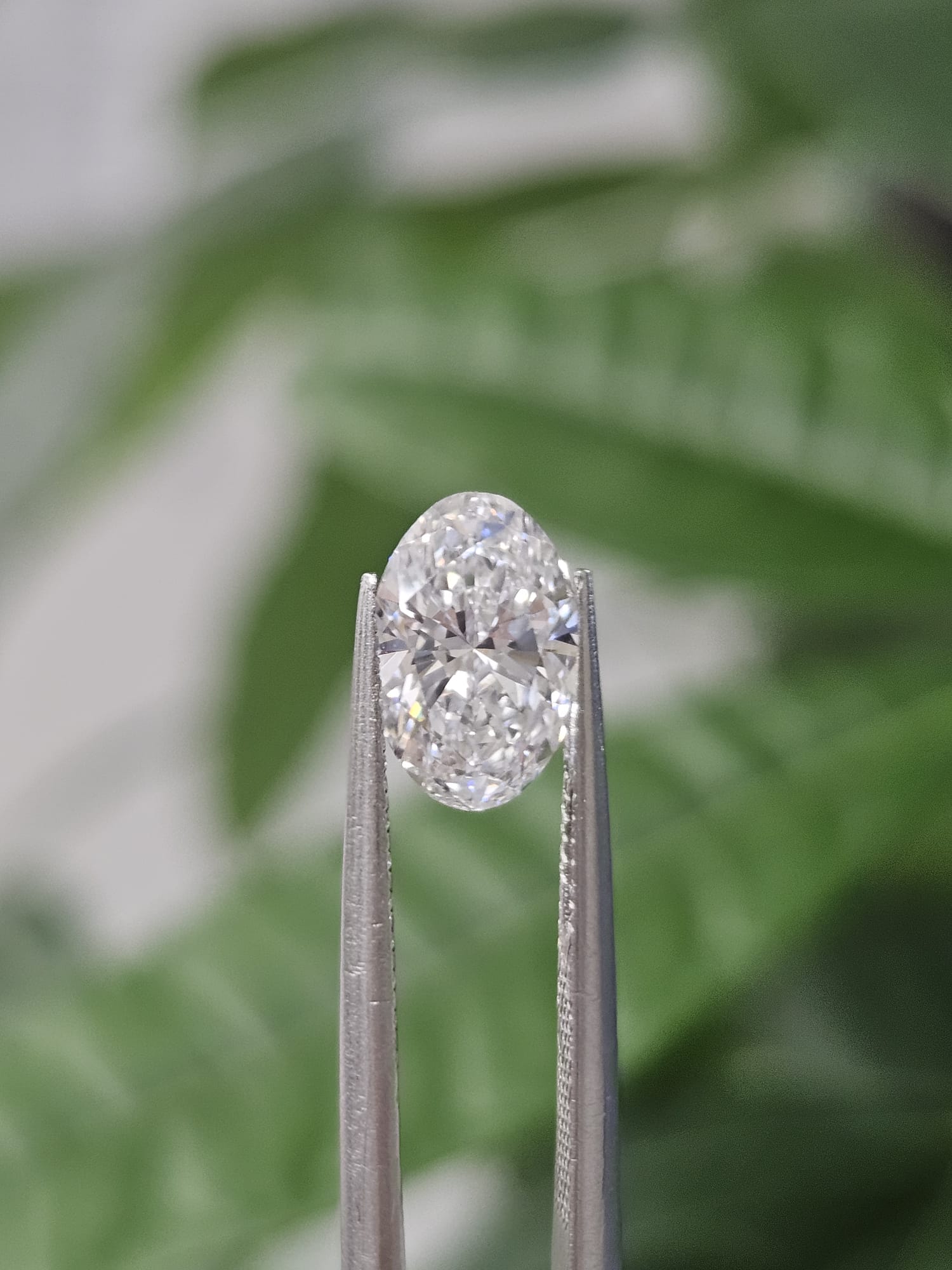 IGI 1.24CT OVAL D VS1