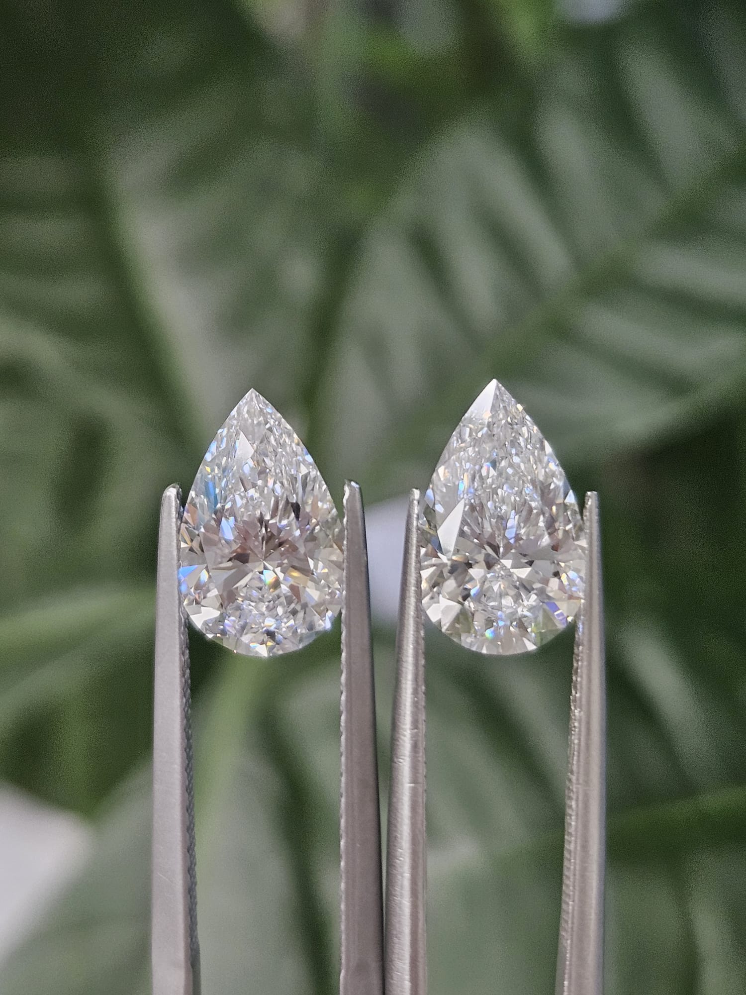 IGI 2.02CT PEAR PAIR D VVS2
