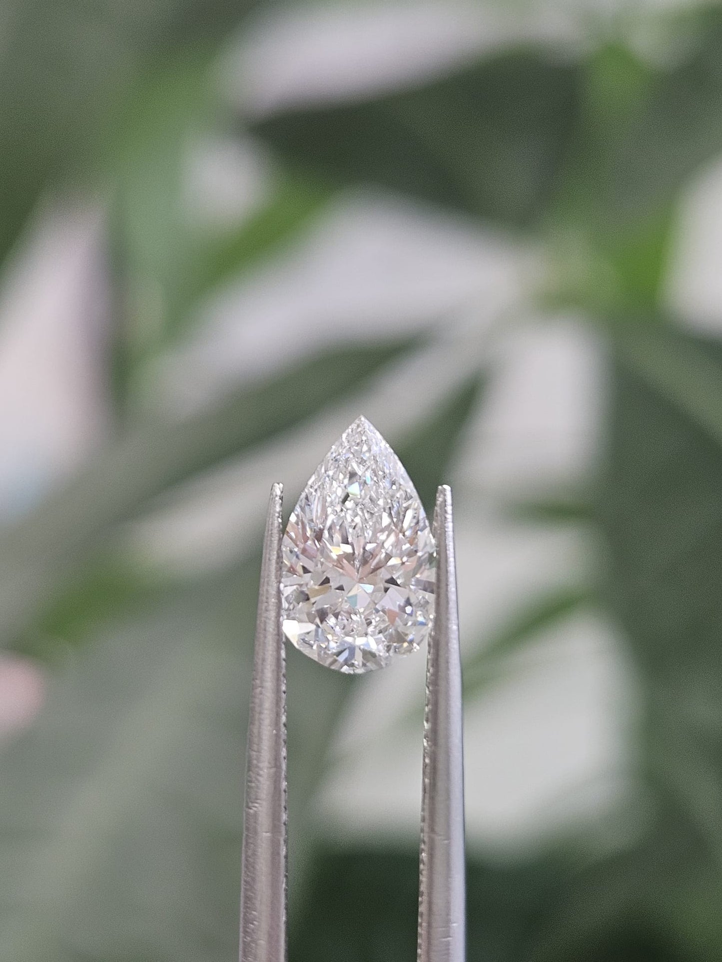 IGI 1.06CT PEAR E VS1