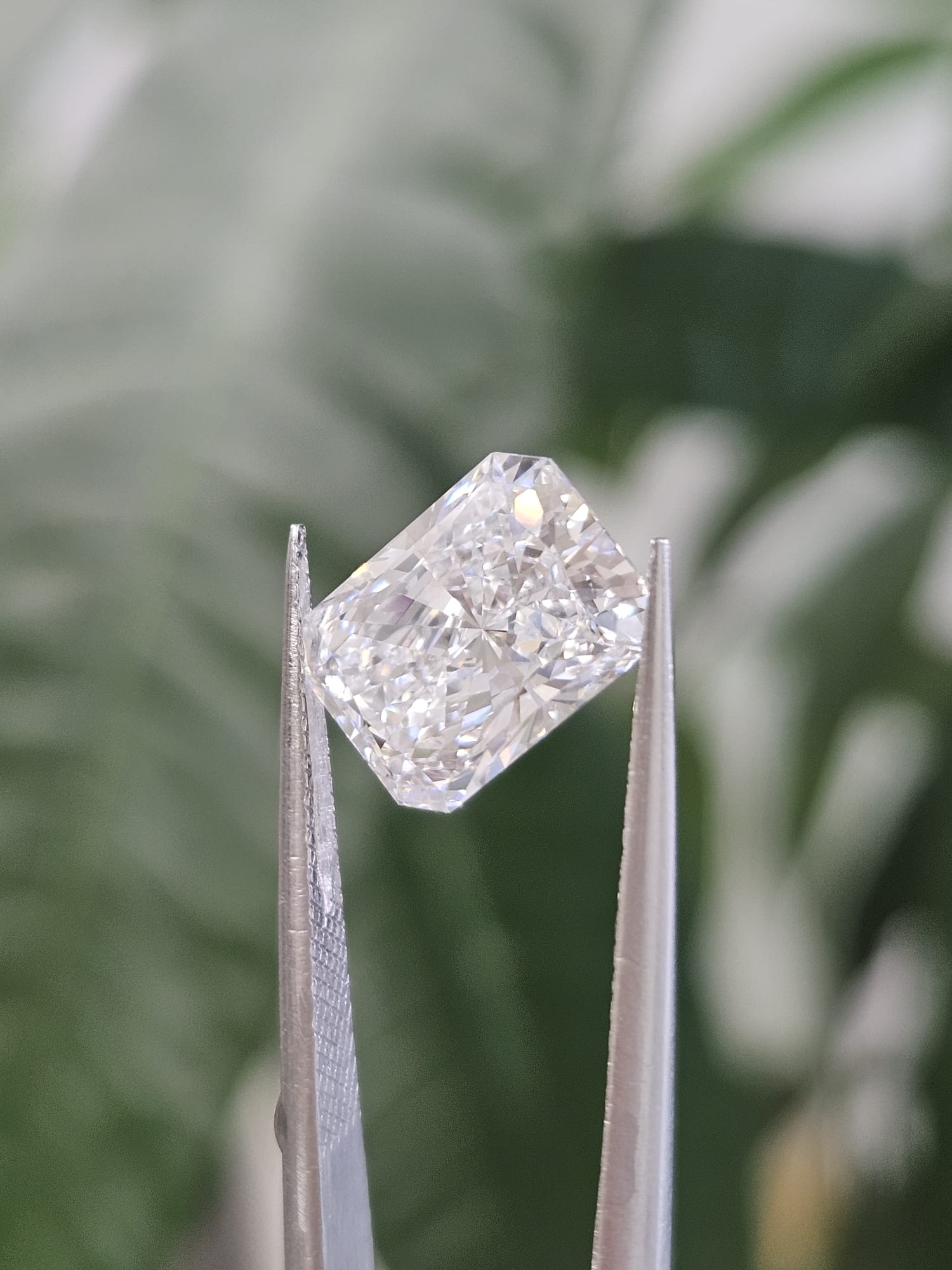 IGI 2.10CT RADIANT F VS1