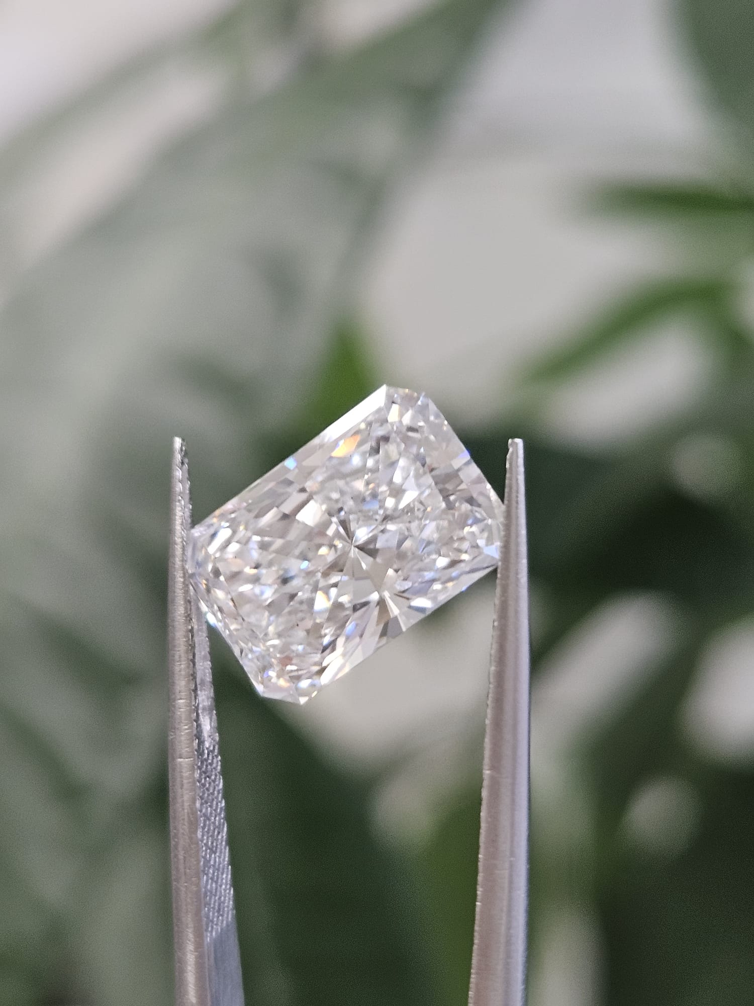 IGI 4.06CT RADIANT E VS2