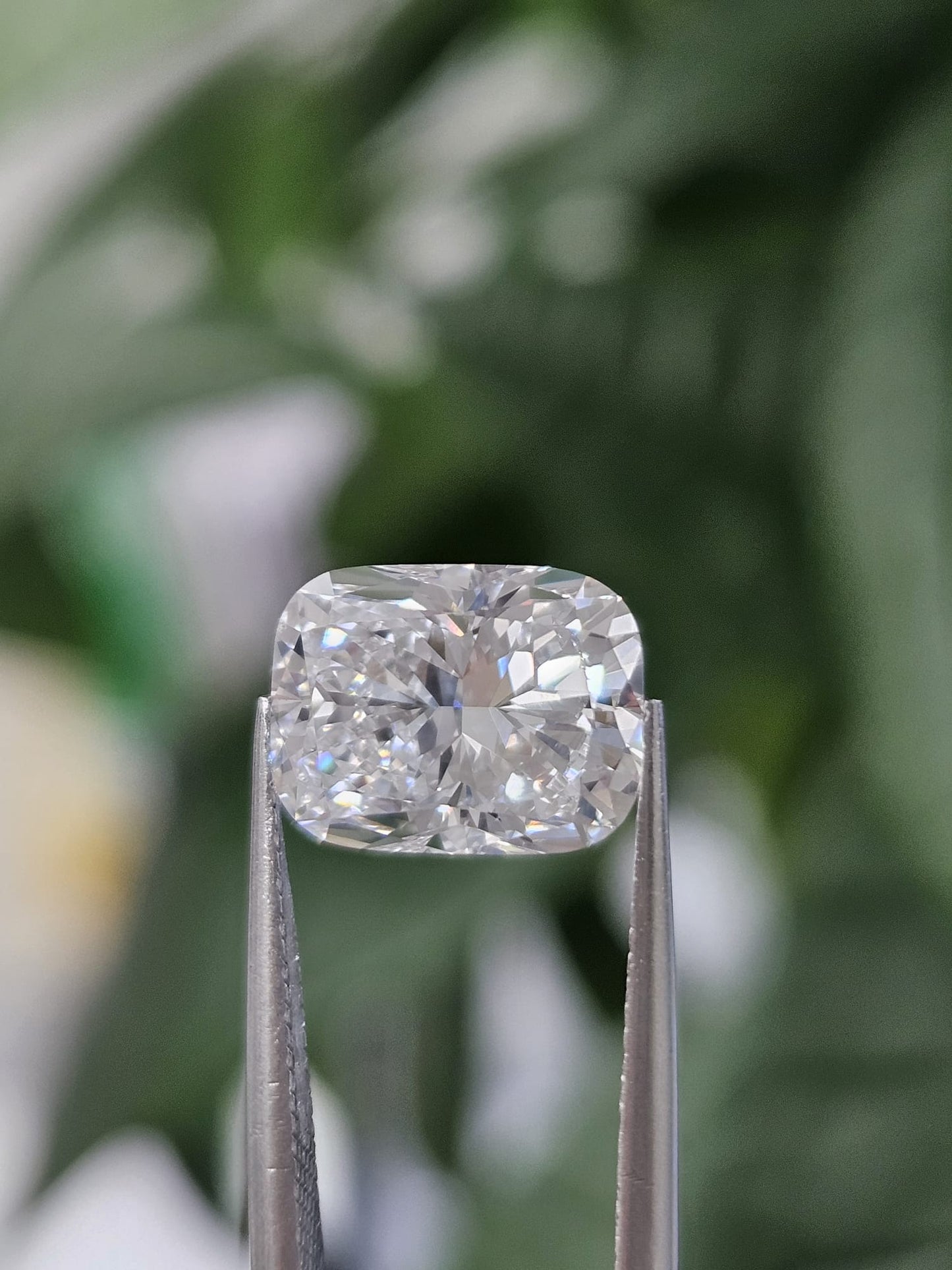 IGI 2.56CT CUSHION D VS1