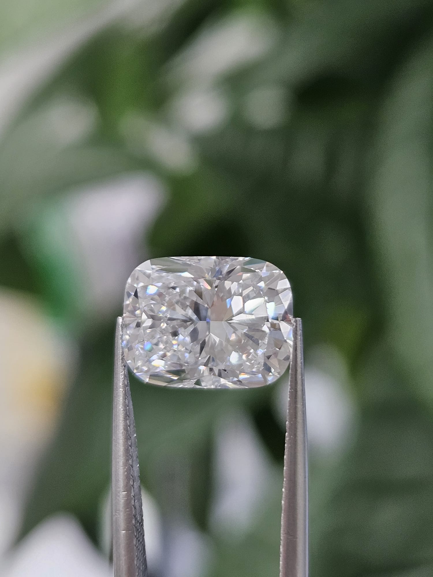 IGI 2.56CT CUSHION D VS1