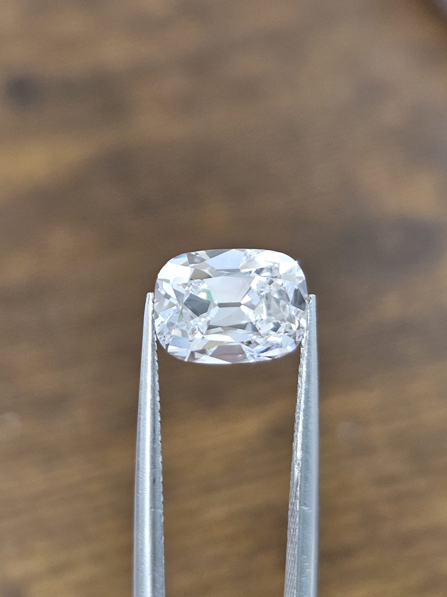 IGI 2.08CT OEC. LONG CUSHION E VS1