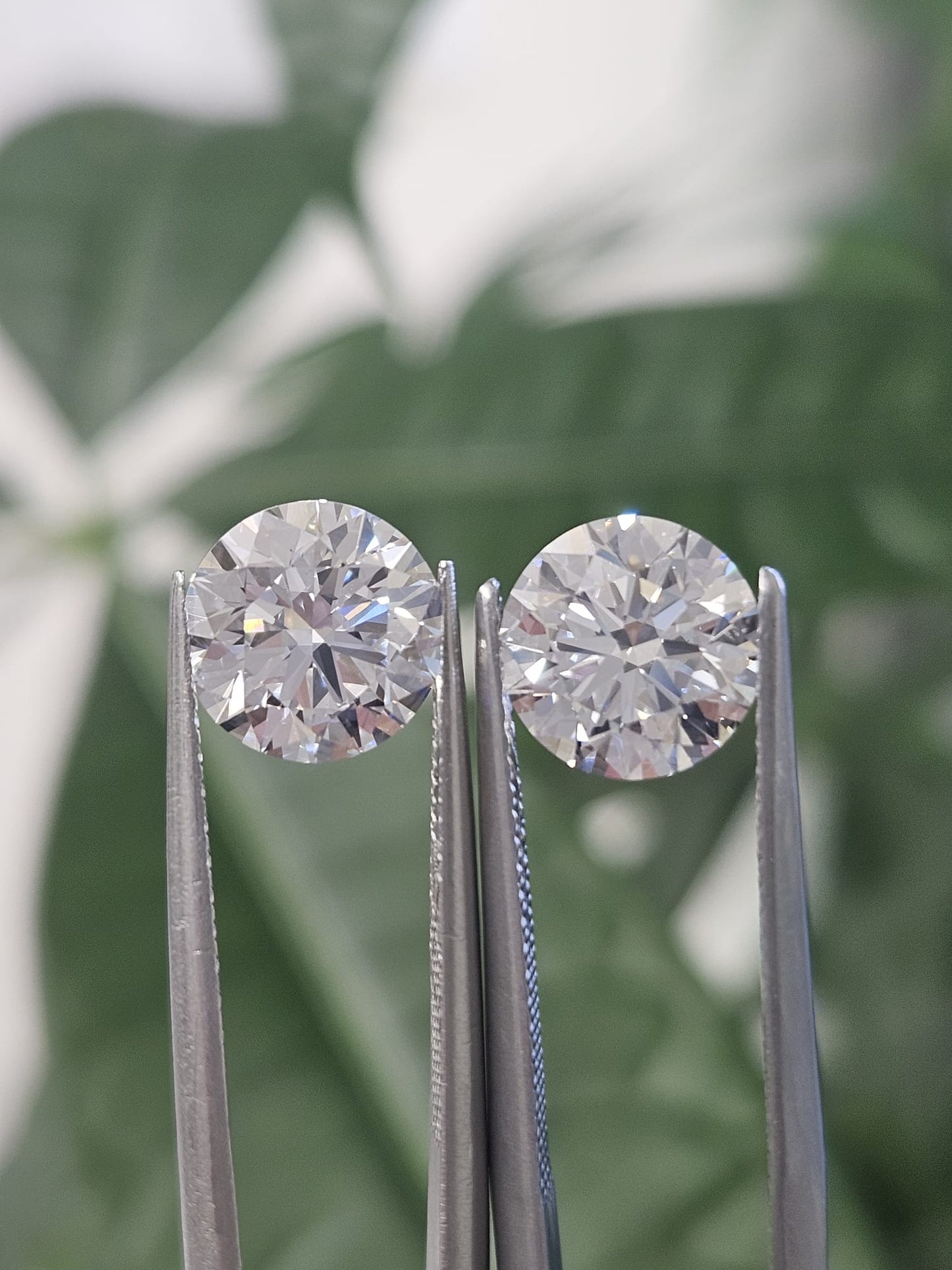 IGI 2.27CT ROUND PAIR E VS1