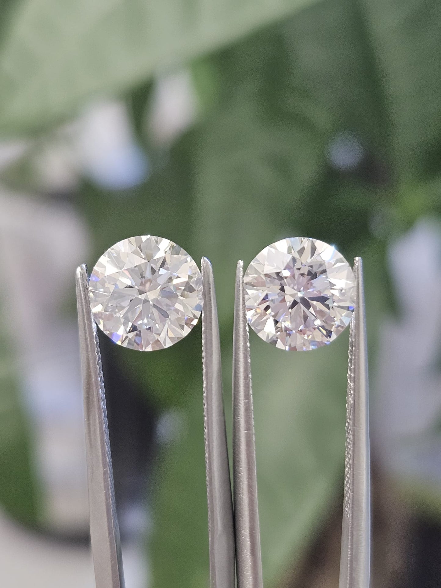 IGI 2.01CT ROUND PAIR D VS1