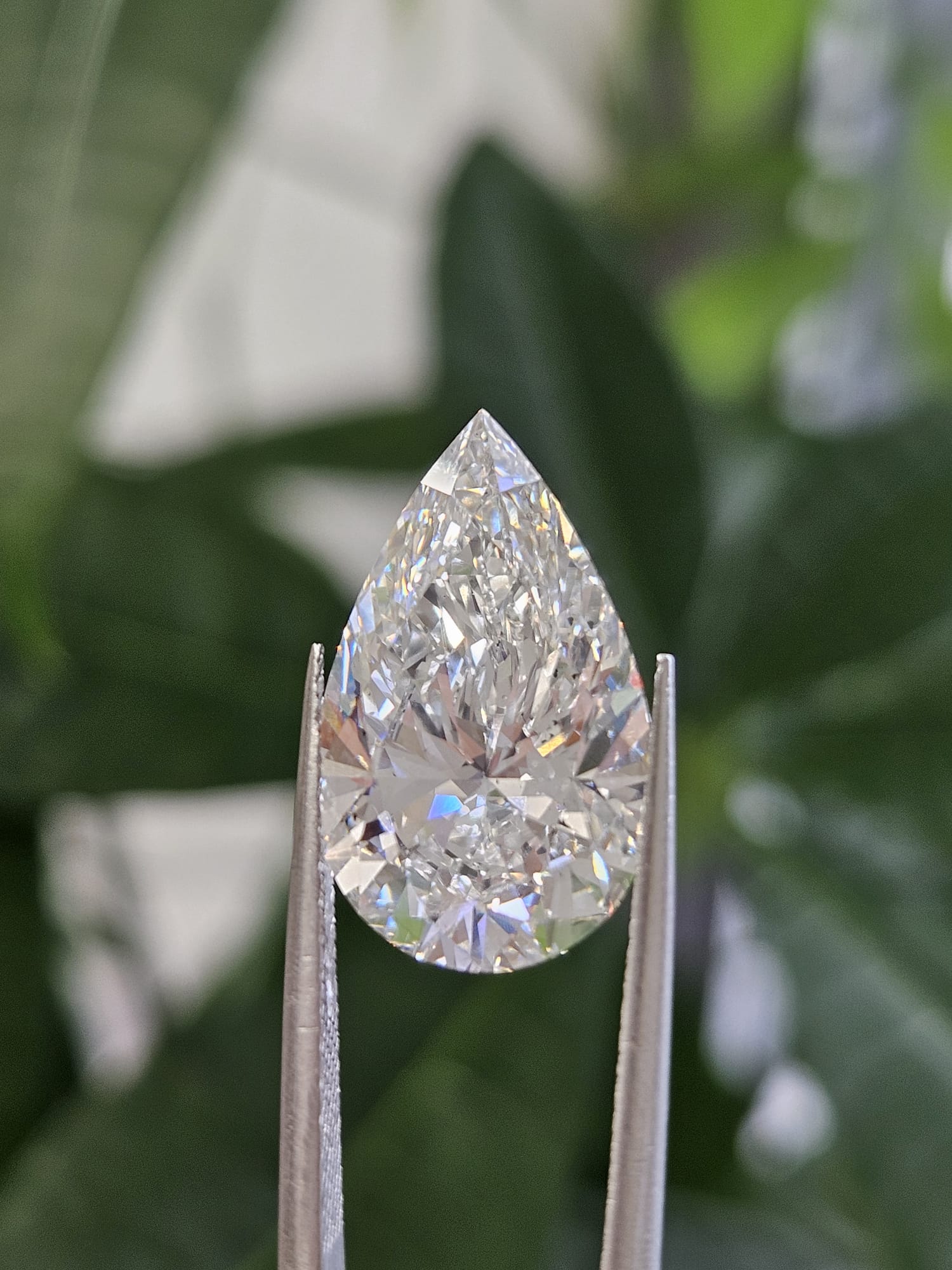 IGI 7.09CT PEAR F VS2