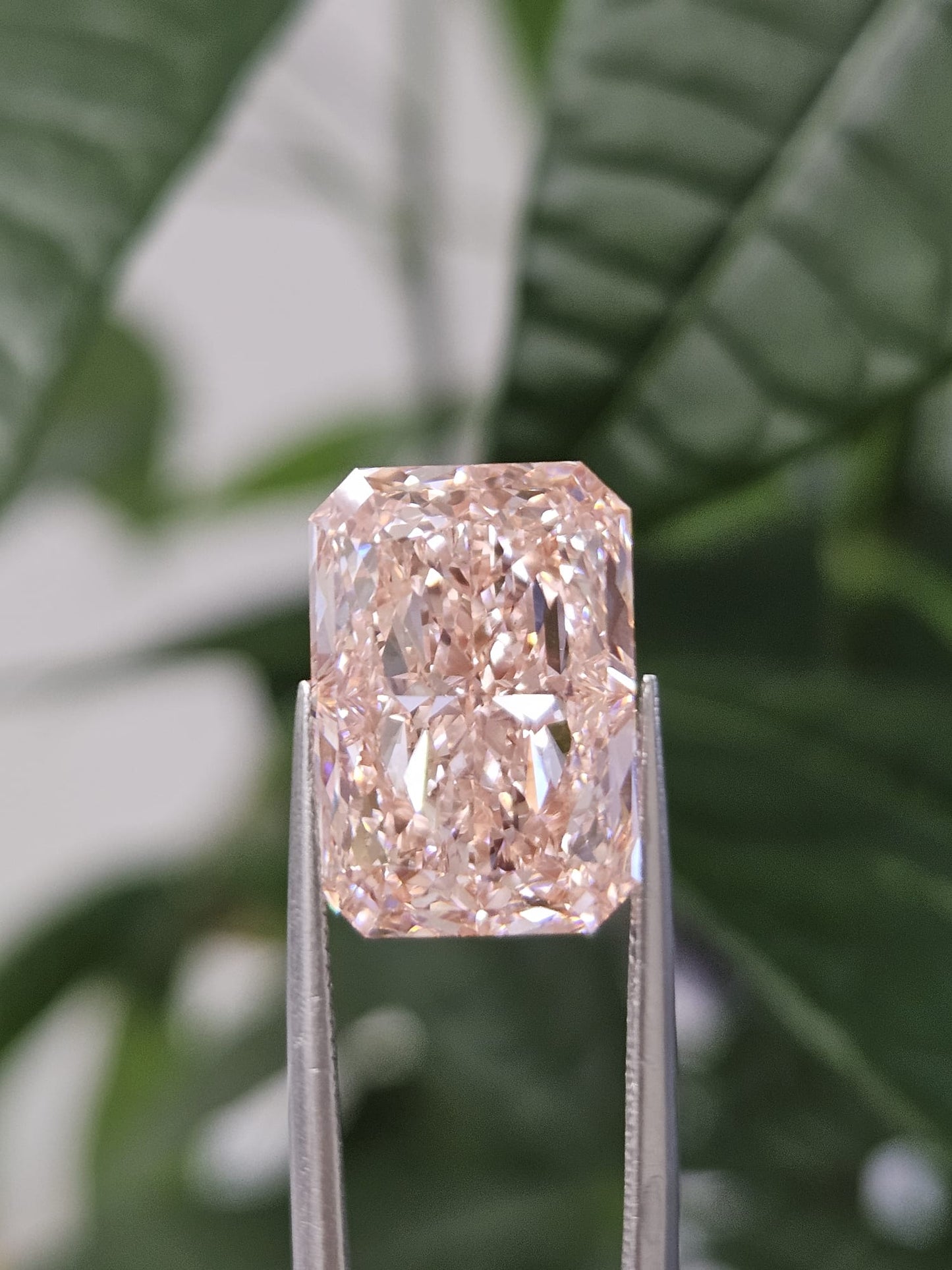 IGI 10.10CT RADIANT FANCY VIVID PINK VS1