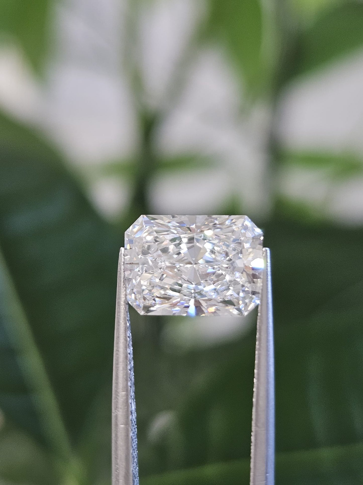 IGI 2.57CT RADIANT F VVS2