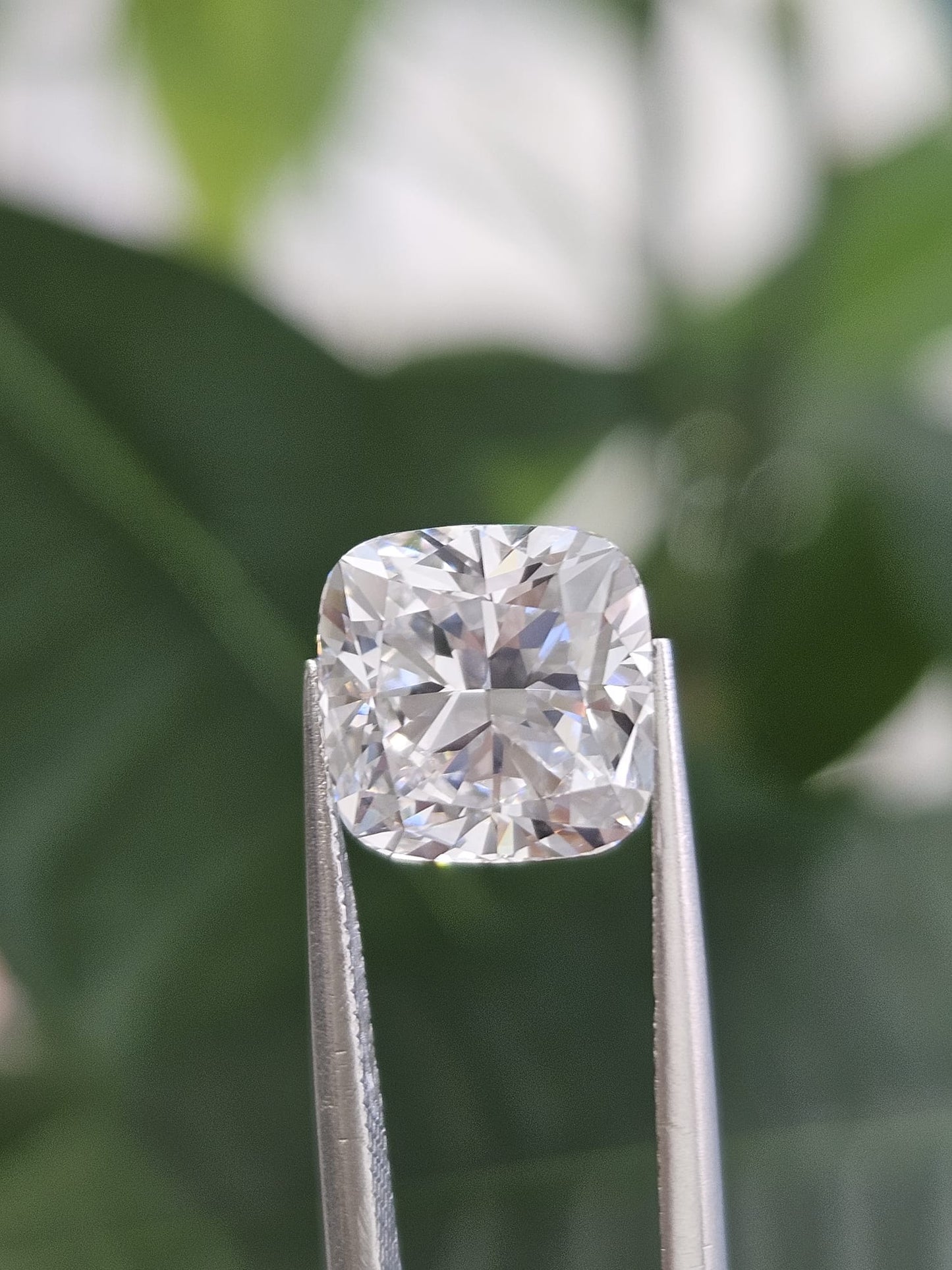 IGI 3.08CT CUSHION E VVS2